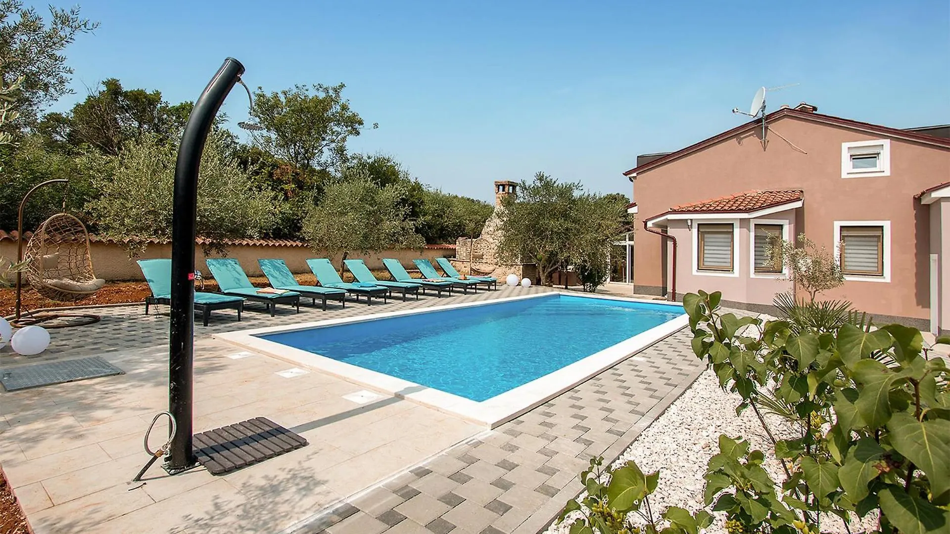 Stunning Home In Pula With Kitchen contacts